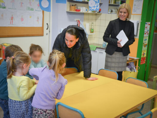 230116_Schulbesuch Ministerin Klinkenberg GS Kelmis_(c) Kabinett Klinkenberg (8)